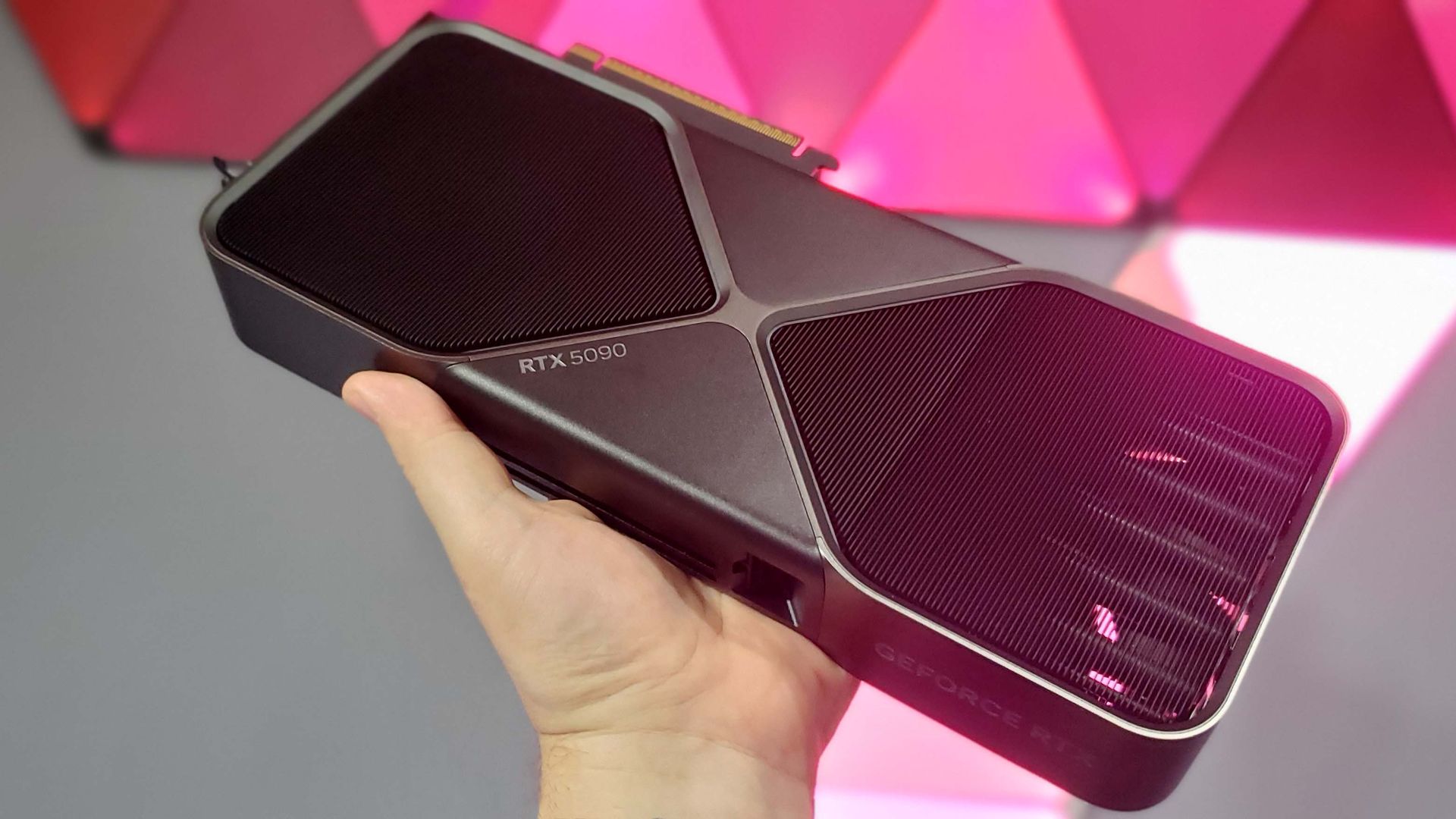 Четыре года назад вышел RTX 4090, а RTX 5090 уже на грани исчезновения — я смотрю на это с теплотой